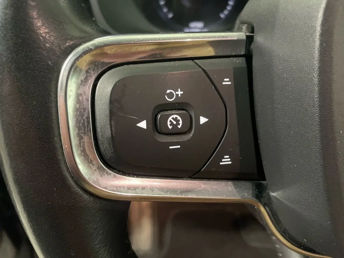 Volvo XC40 usata a Macerata (20)