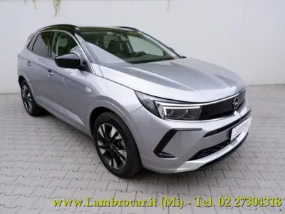 Opel Grandland 1.2 Turbo 12V 130 CV aut. Business Elegance del 2023 usata a Cologno Monzese