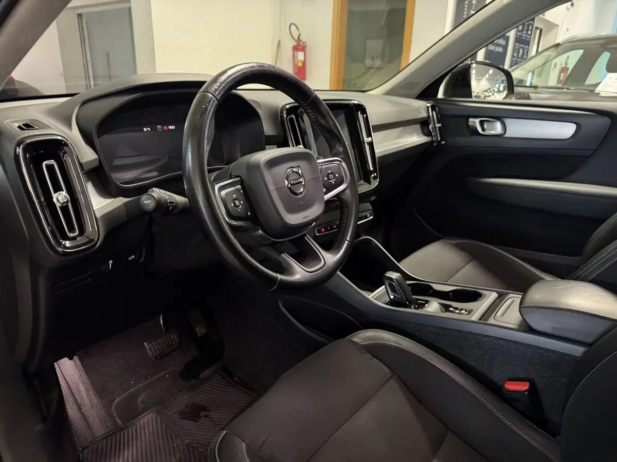 Volvo XC40 usata a Messina (7)