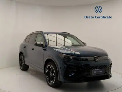 Volkswagen Tiguan 1.5 tsi ehybrid R-Line 204cv dsg del 2024 usata a Pratola Serra