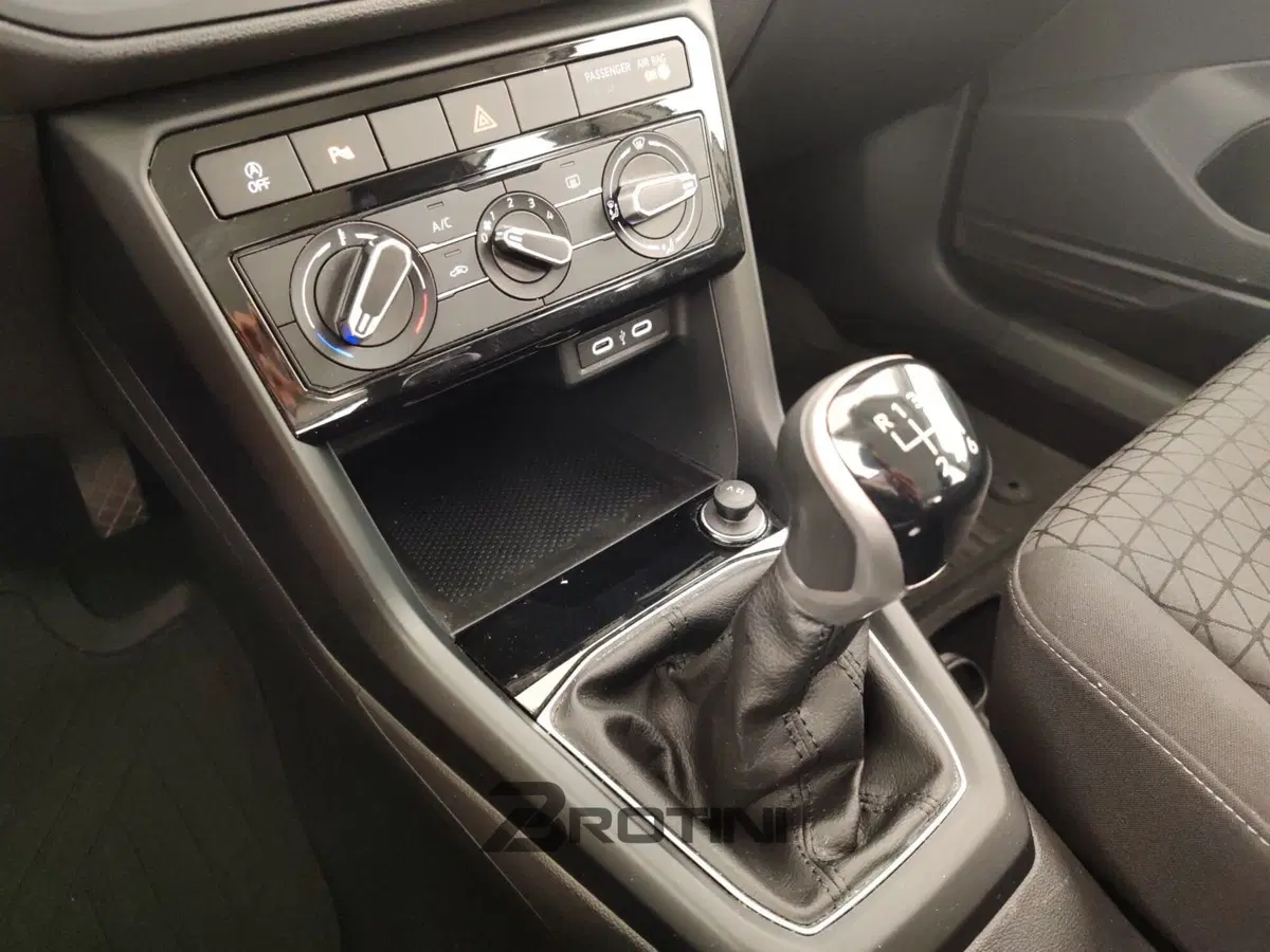 Volkswagen T-Cross usata a Massa-Carrara (12)