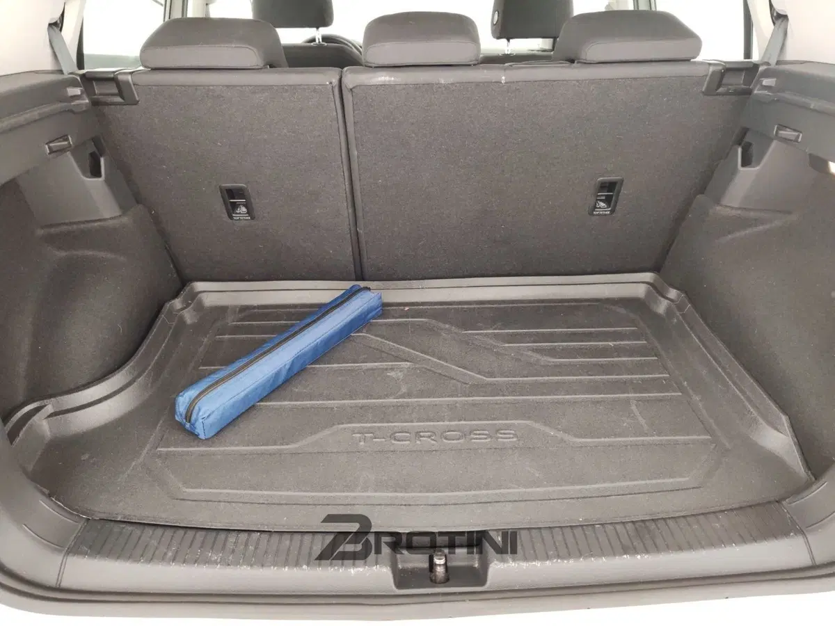 Volkswagen T-Cross usata a Massa-Carrara (14)
