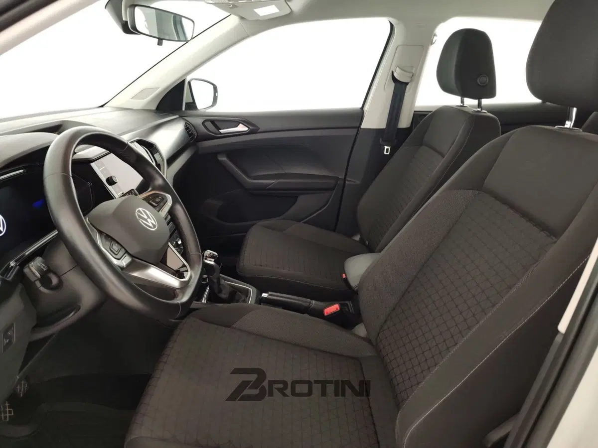 Volkswagen T-Cross usata a Massa-Carrara (7)