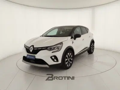 Renault Captur 1.0 tce Techno 90cv del 2023 usata a Massa