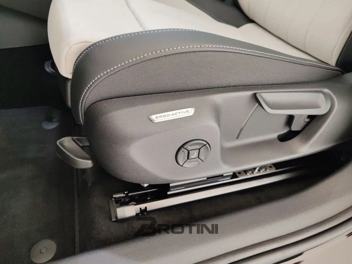 Volkswagen T-Roc nuova a Massa-Carrara (14)