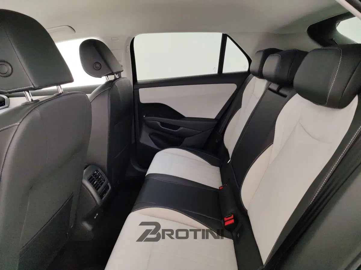 Volkswagen T-Roc nuova a Massa-Carrara (15)