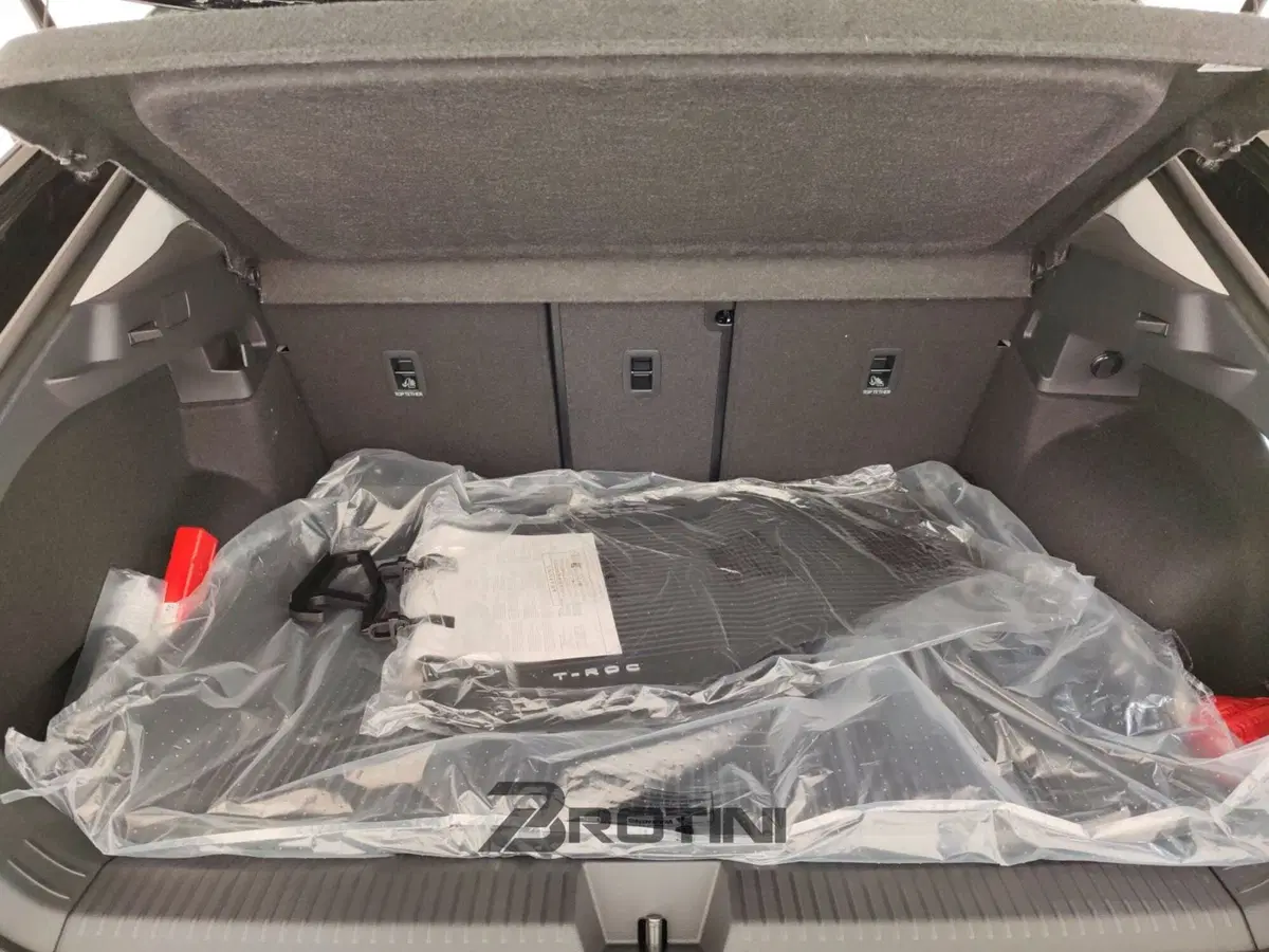 Volkswagen T-Roc nuova a Massa-Carrara (16)