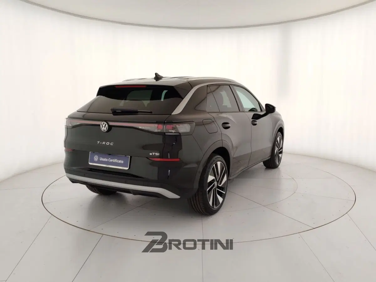 Volkswagen T-Roc nuova a Massa-Carrara (3)
