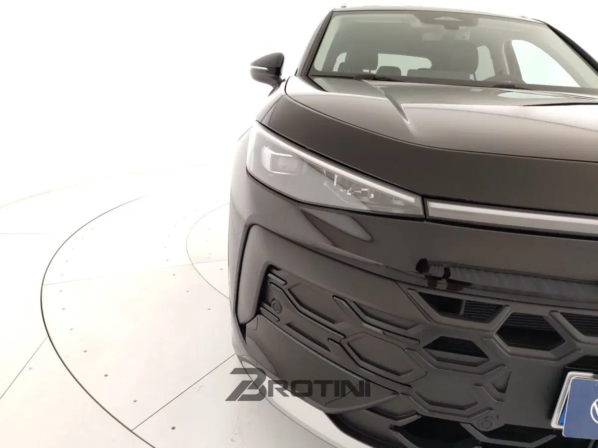 Volkswagen T-Roc nuova a Massa-Carrara (5)