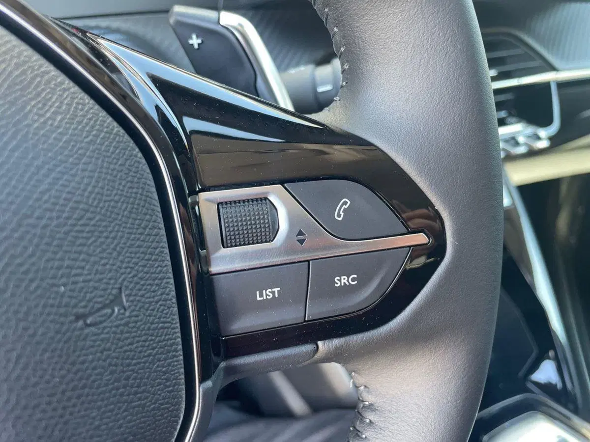 Peugeot 208 nuova a Salerno (20)