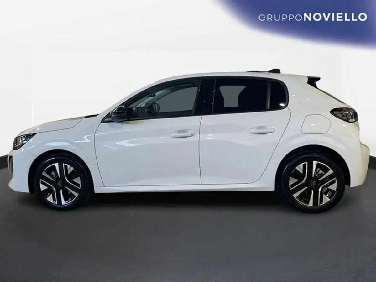 Peugeot 208 nuova a Salerno (4)