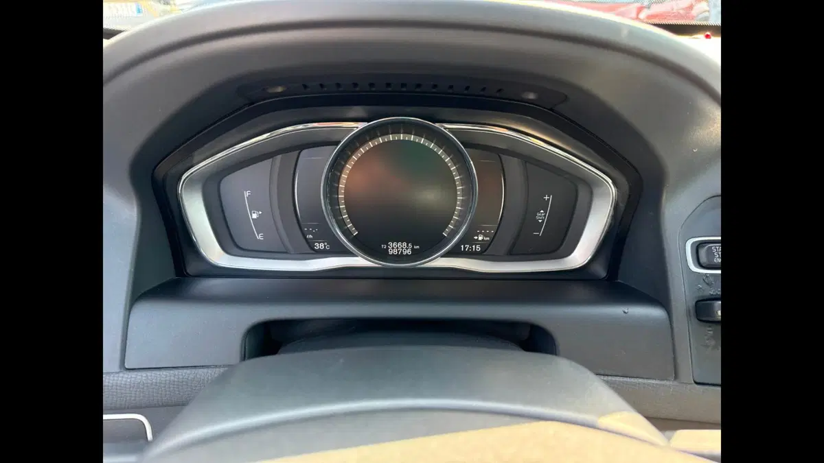 Volvo XC60 usata a Palermo (11)