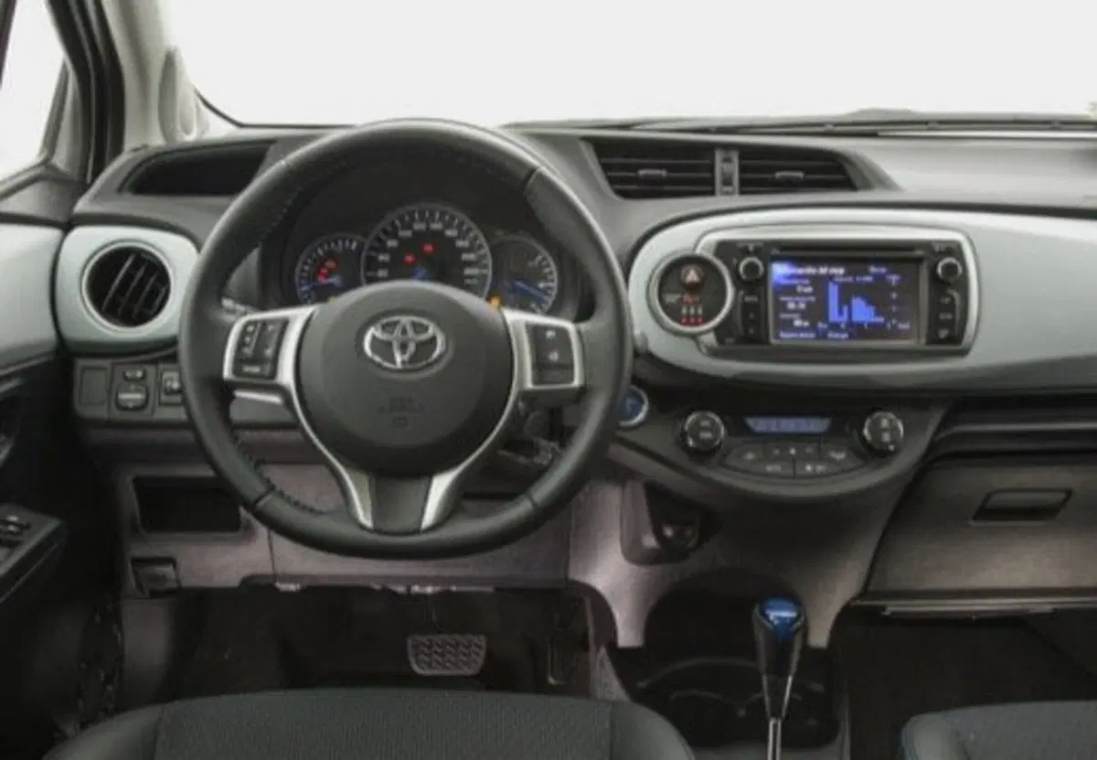 Toyota Yaris usata a Palermo (6)