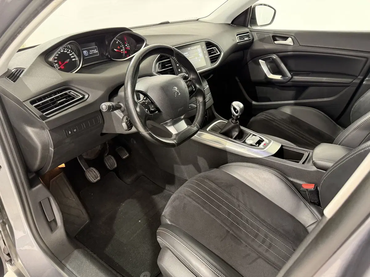 Peugeot 308 SW usata a Perugia (4)
