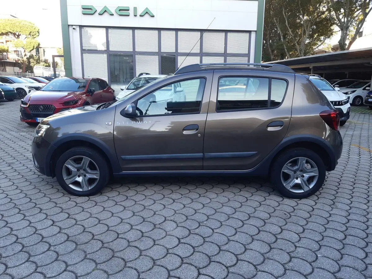Dacia Sandero usata a Firenze (2)