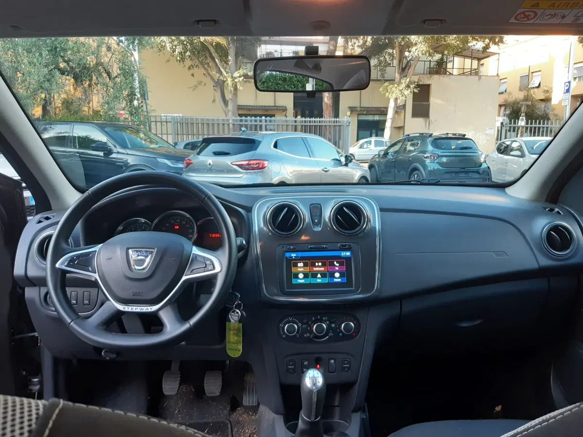 Dacia Sandero usata a Firenze (7)