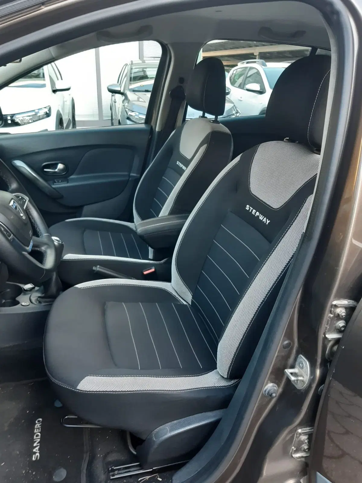 Dacia Sandero usata a Firenze (9)