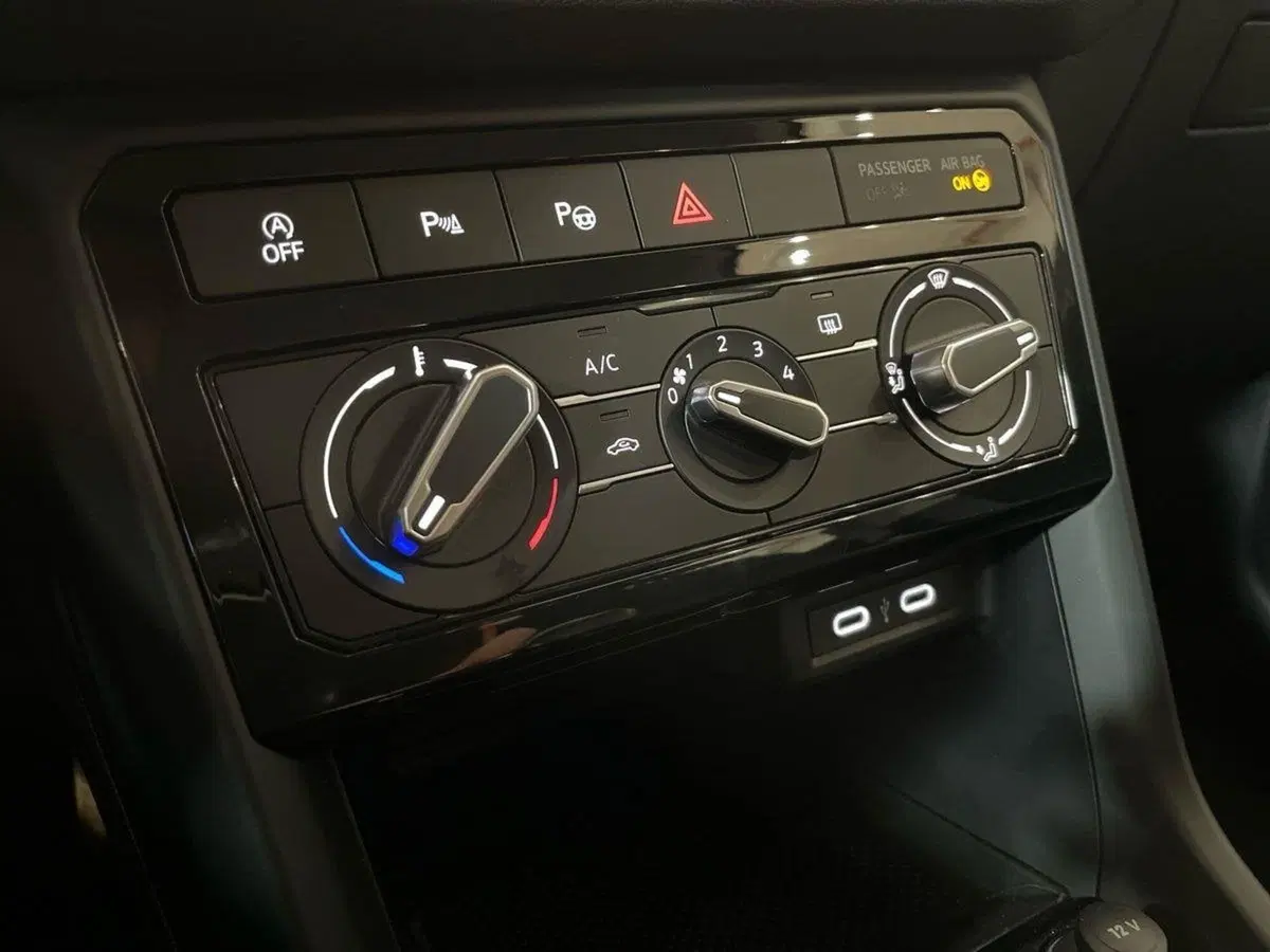 Volkswagen T-Cross usata a Prato (15)