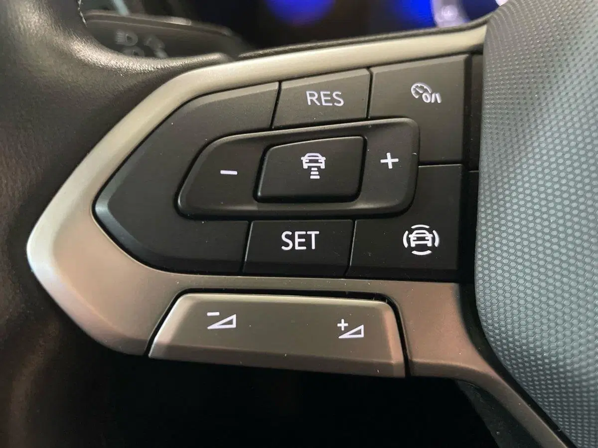 Volkswagen T-Cross usata a Prato (16)