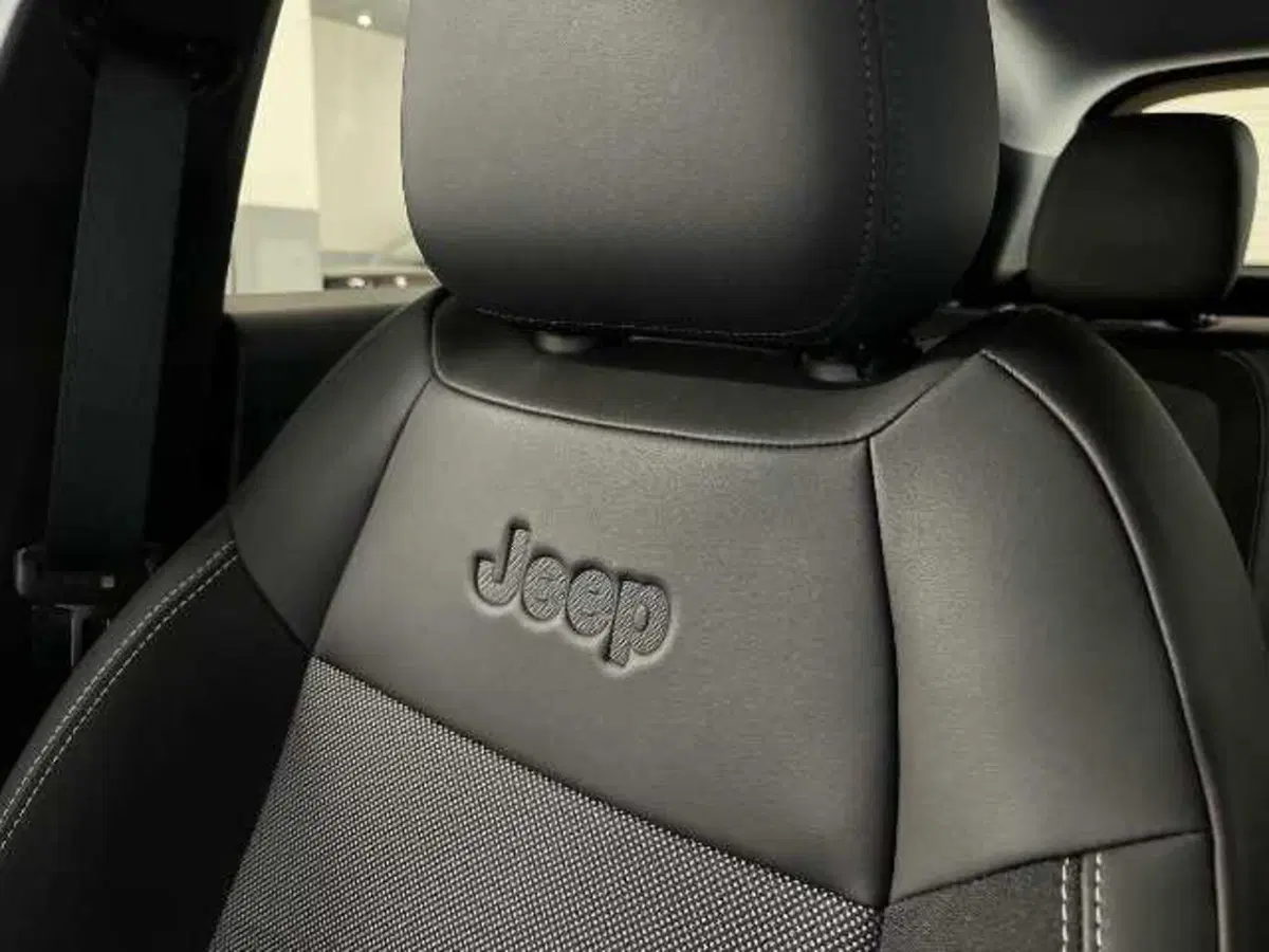 Jeep Avenger usata a Prato (19)