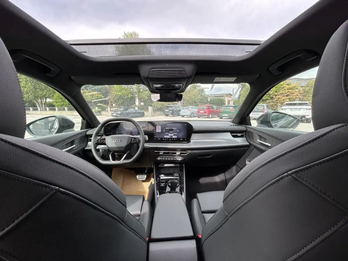 Audi Q3 Sportback nuova a Cuneo (10)