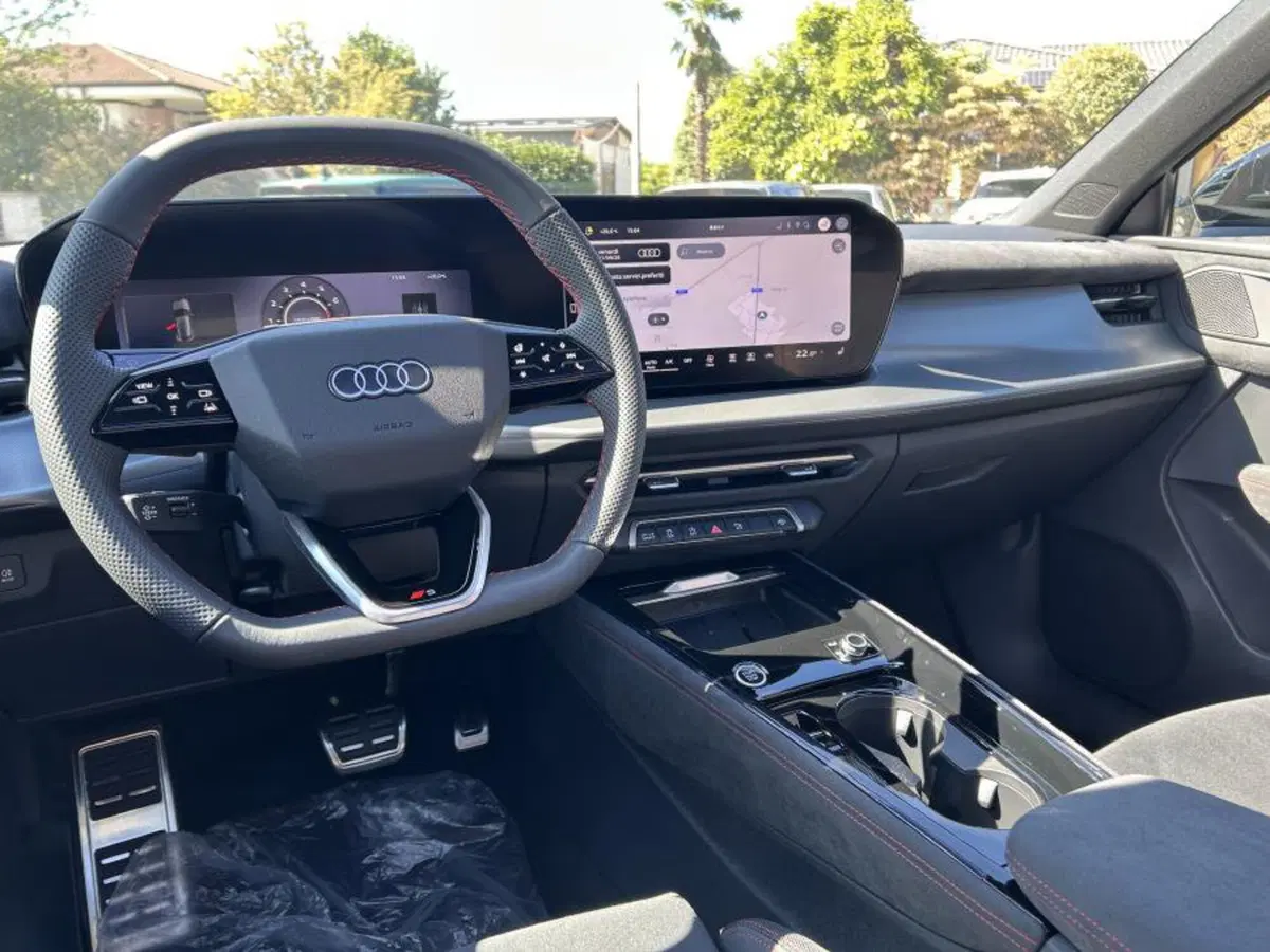 Audi Q3 Sportback nuova a Cuneo (13)