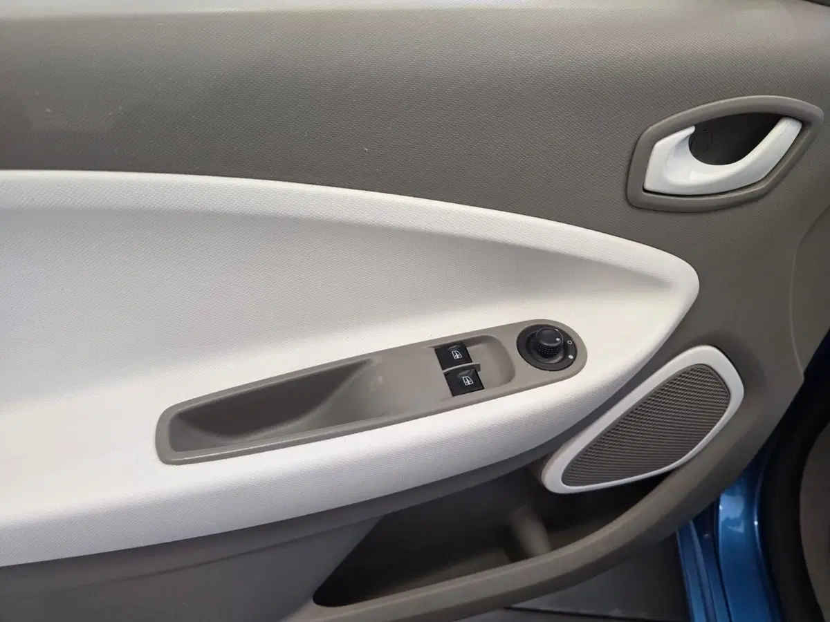 Renault Zoe usata a Rimini (10)
