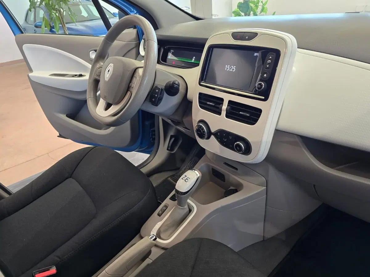 Renault Zoe usata a Rimini (13)