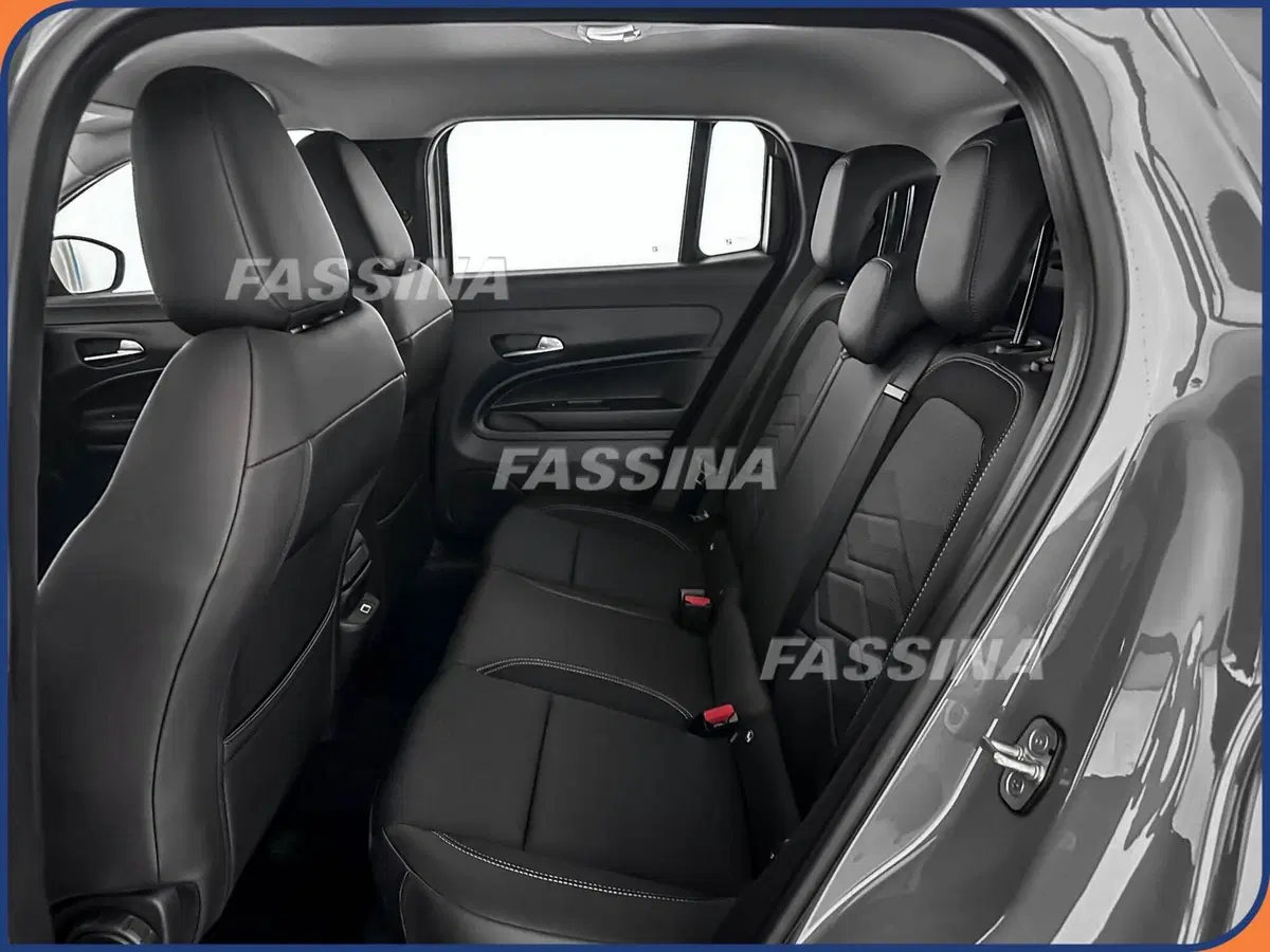 Jeep Avenger usata a Milano (11)