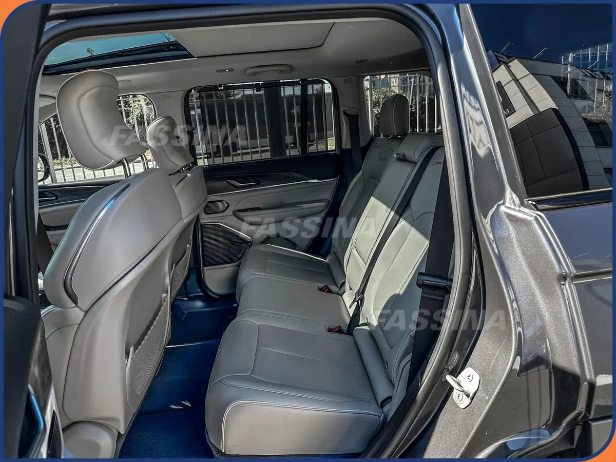 Jeep Grand Cherokee usata a Milano (10)