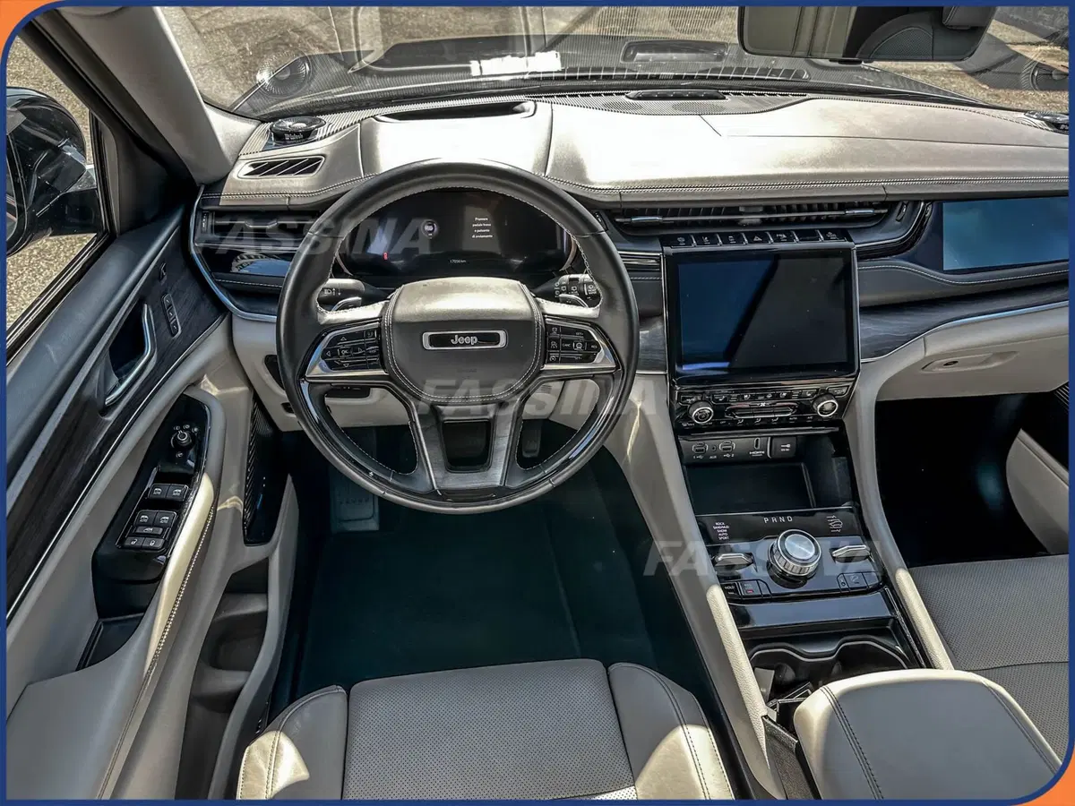 Jeep Grand Cherokee usata a Milano (11)