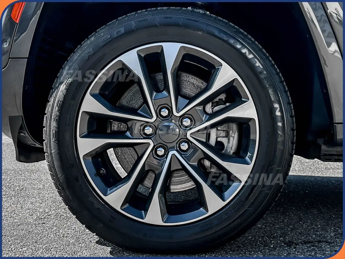 Jeep Grand Cherokee usata a Milano (7)
