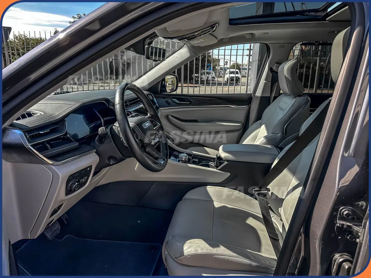 Jeep Grand Cherokee usata a Milano (9)