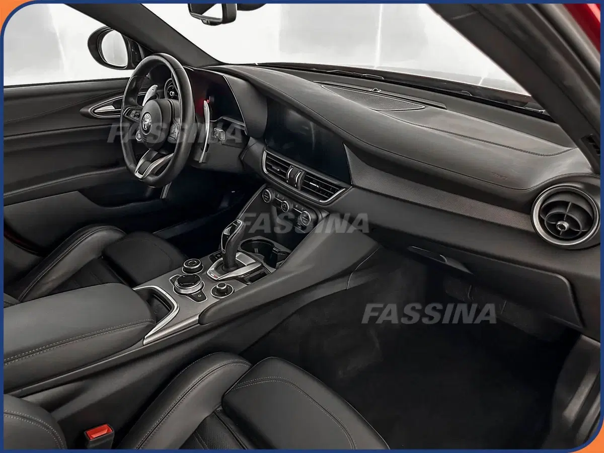 Alfa Romeo Giulia usata a Milano (12)