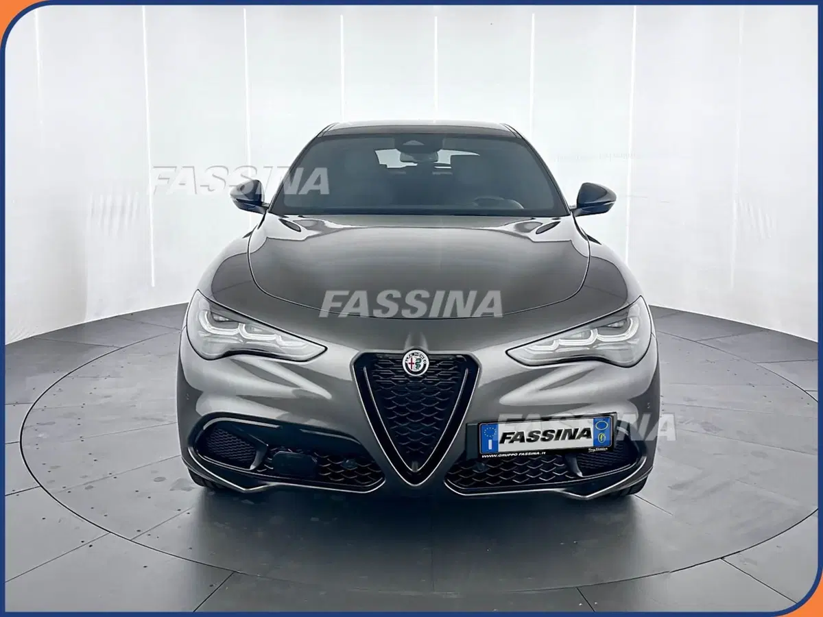 Alfa Romeo Stelvio usata a Milano (2)