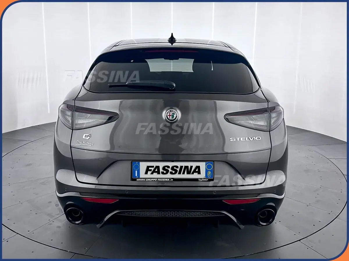 Alfa Romeo Stelvio usata a Milano (5)