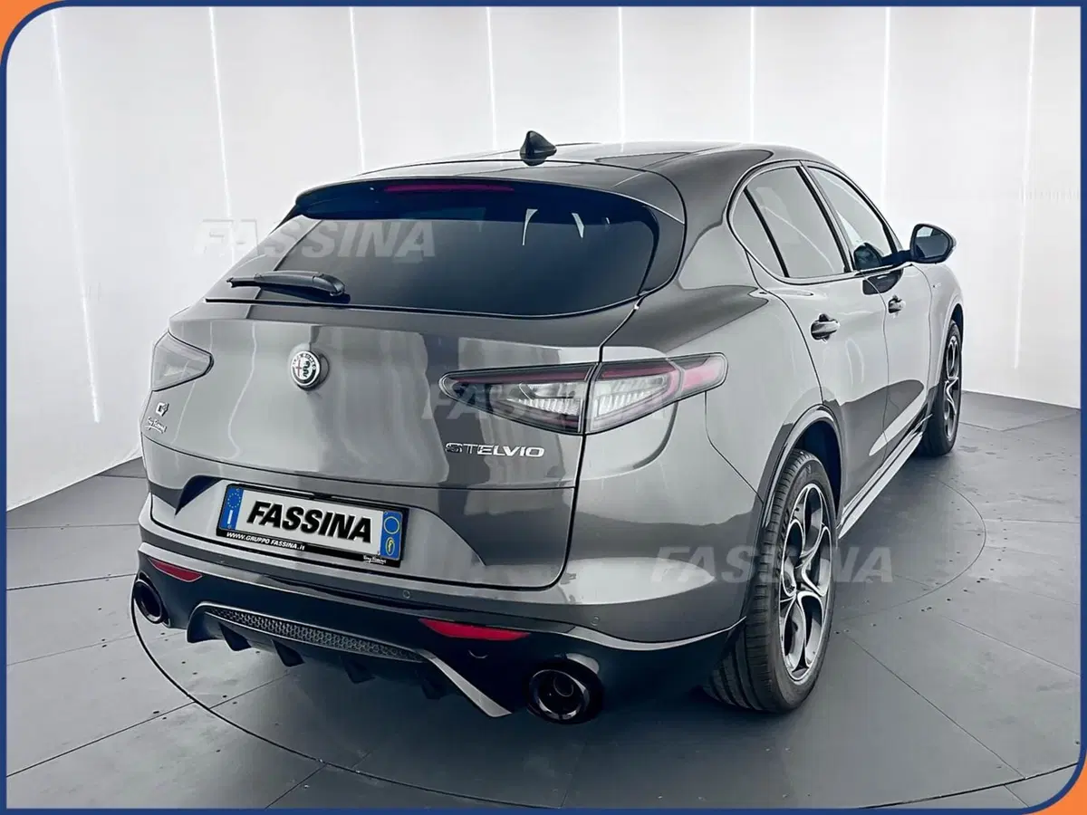 Alfa Romeo Stelvio usata a Milano (6)