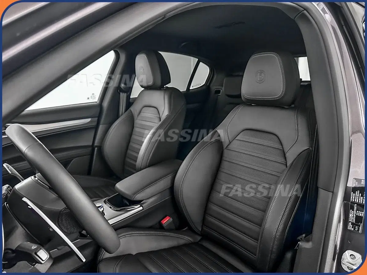 Alfa Romeo Stelvio usata a Milano (8)