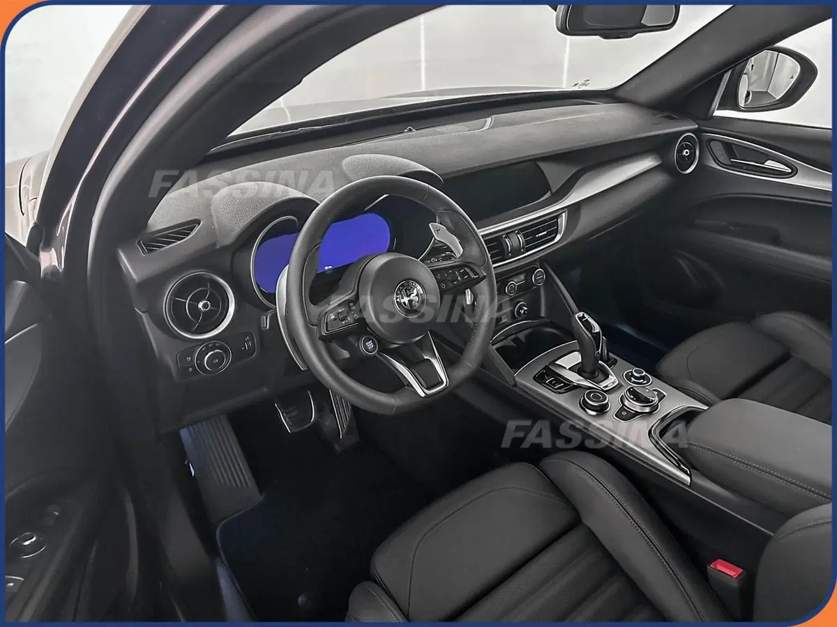 Alfa Romeo Stelvio usata a Milano (9)