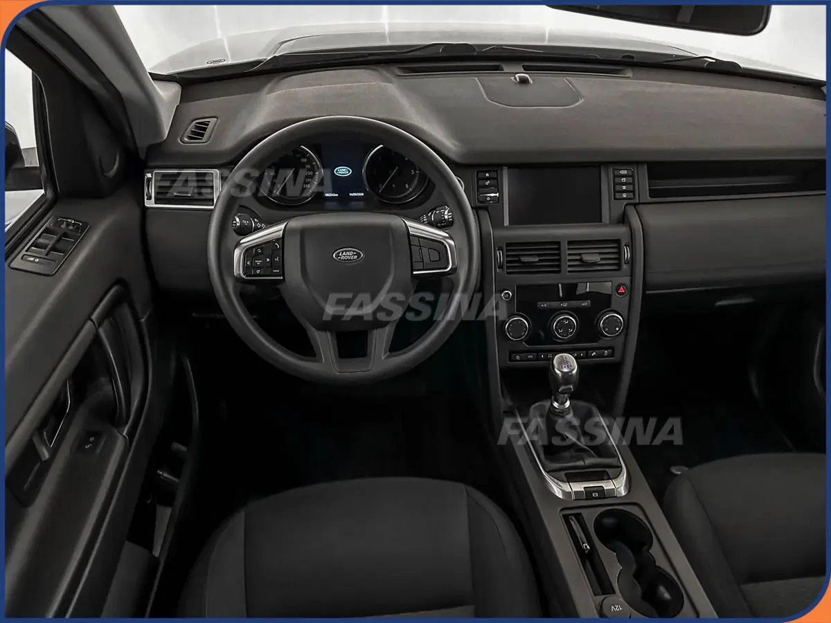 Land Rover Discovery Sport usata a Milano (11)