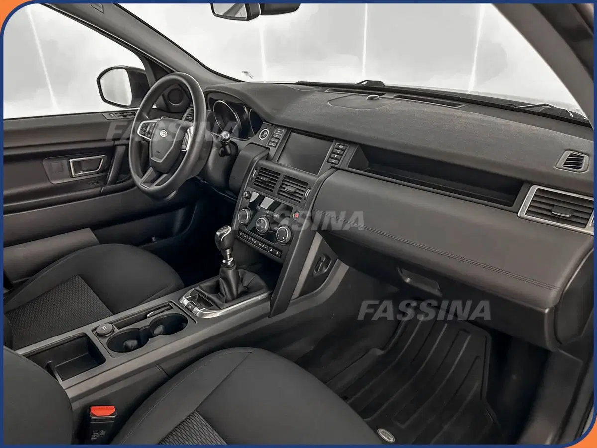 Land Rover Discovery Sport usata a Milano (13)