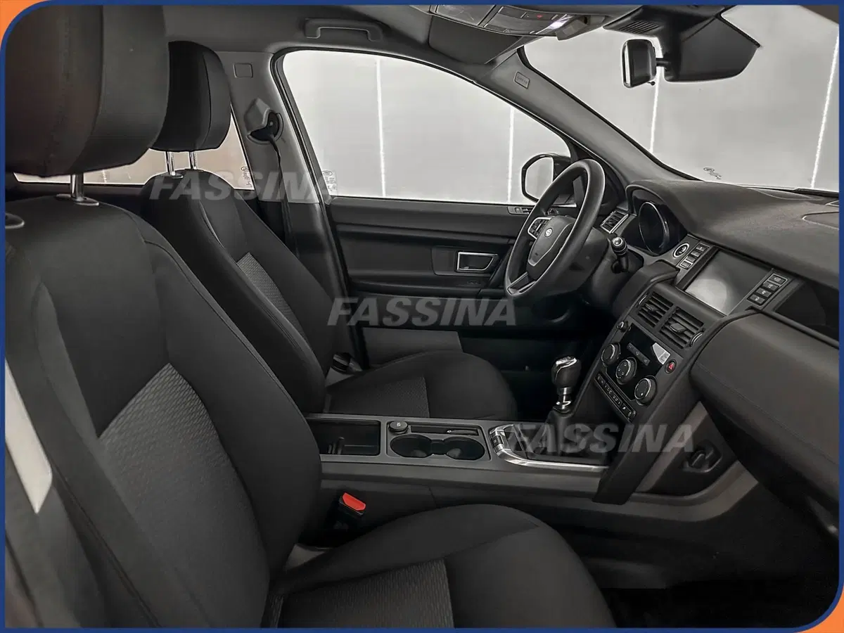 Land Rover Discovery Sport usata a Milano (14)