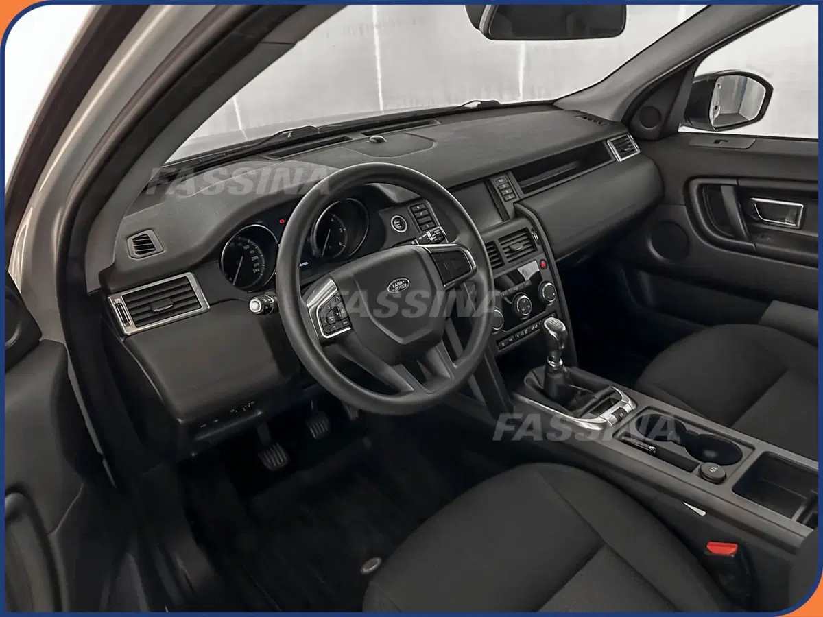 Land Rover Discovery Sport usata a Milano (9)