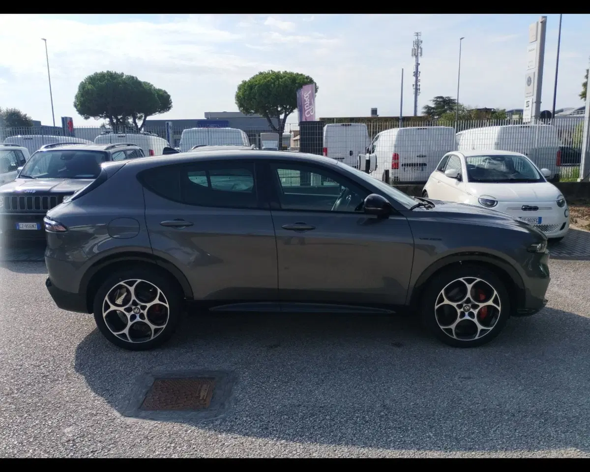 Alfa Romeo Tonale nuova a Ravenna (11)