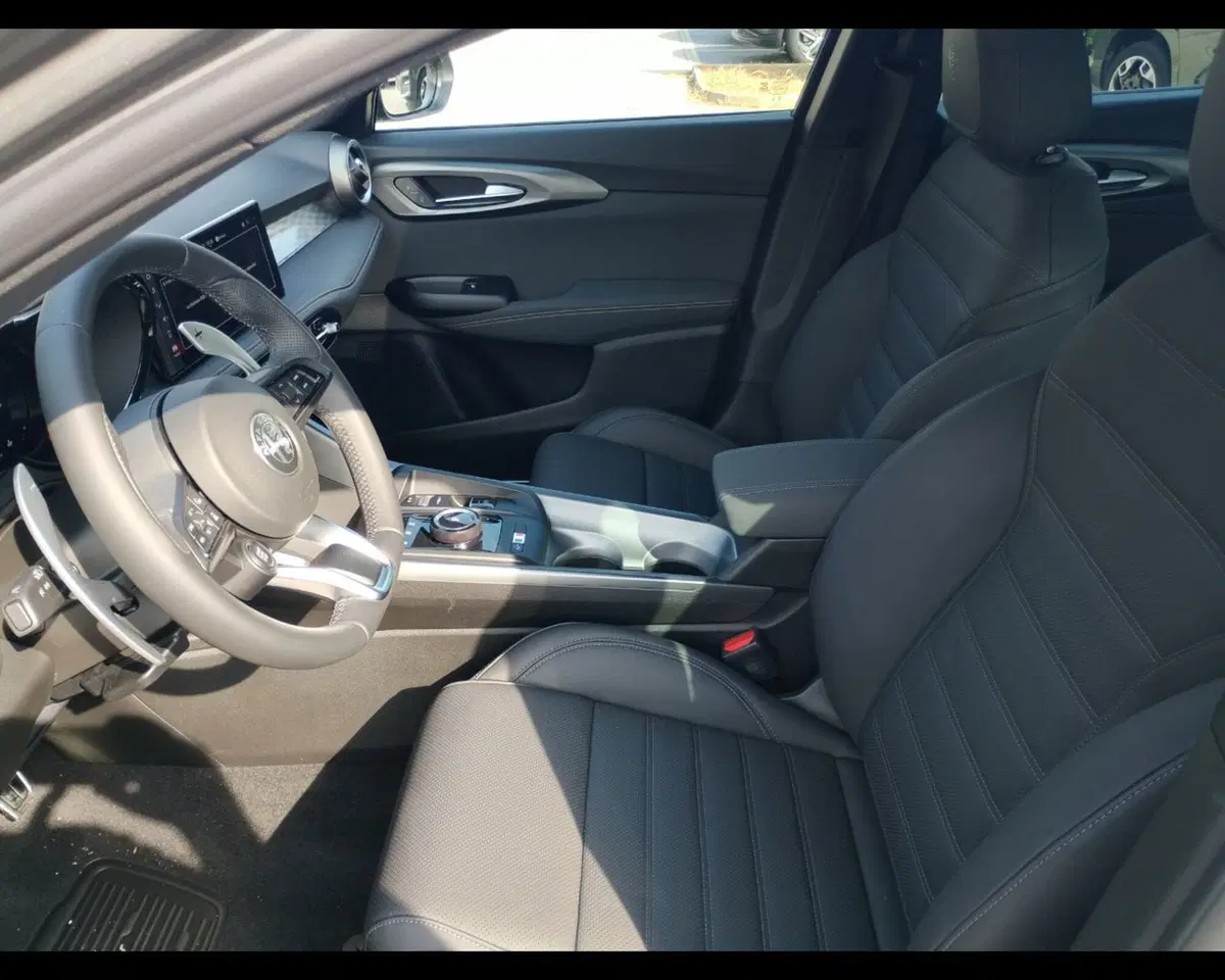 Alfa Romeo Tonale nuova a Ravenna (3)