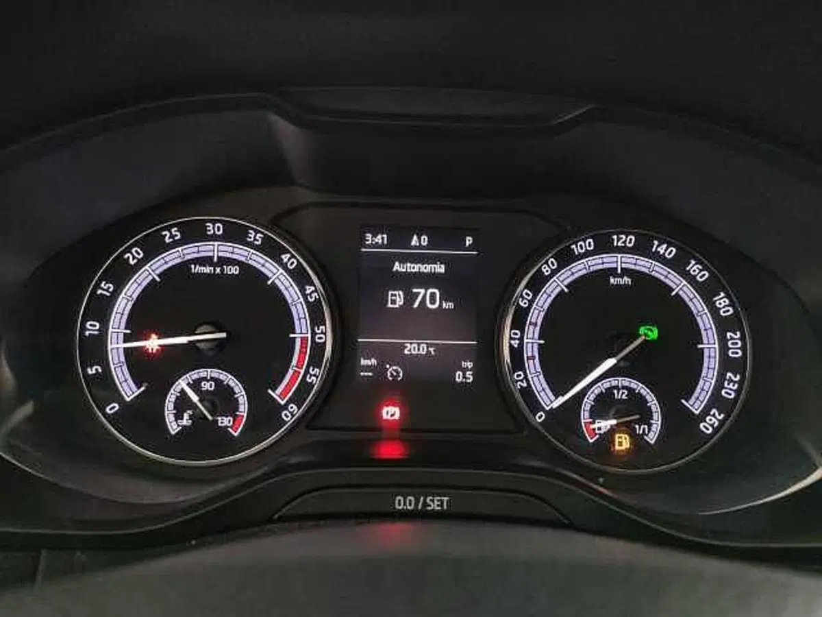 Skoda Karoq usata a Teramo (18)