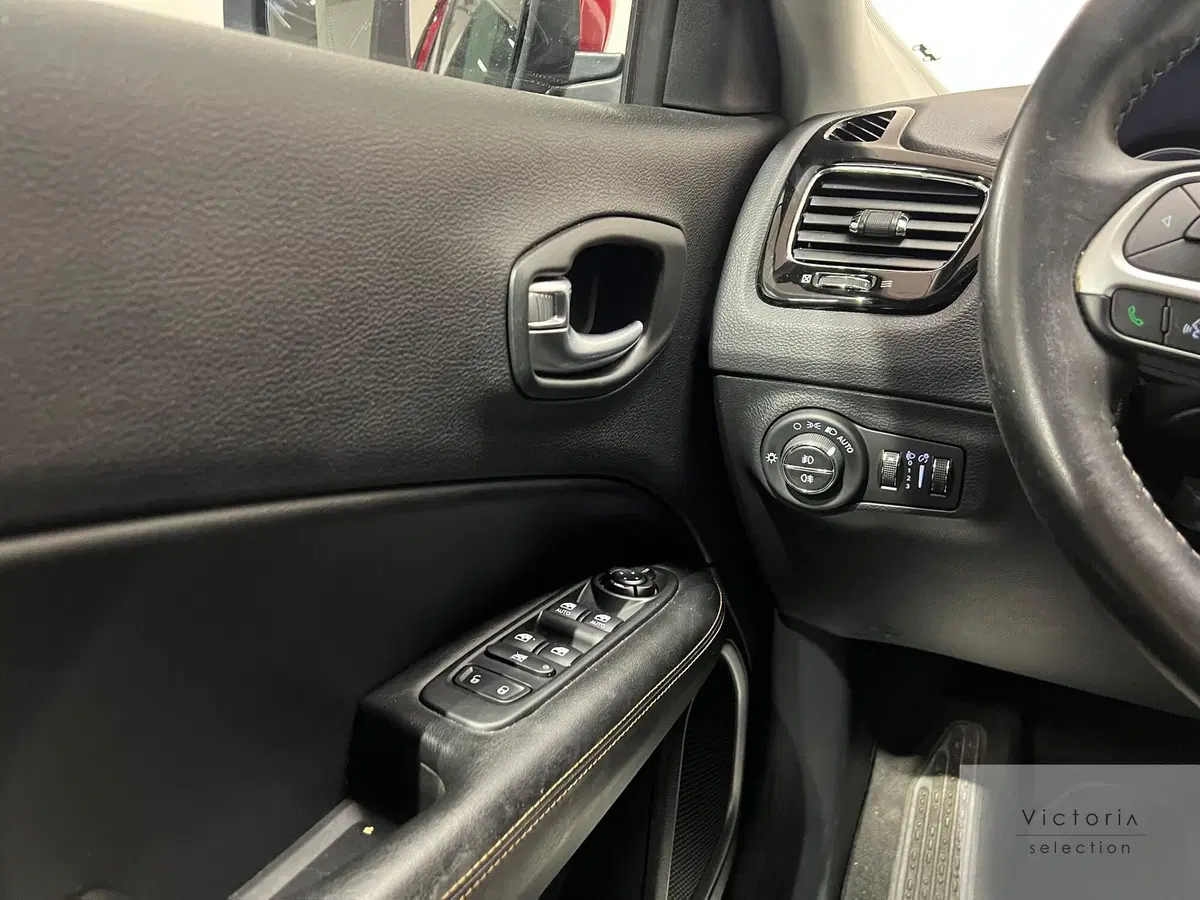 Jeep Compass usata a Brescia (9)