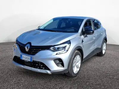 Renault Captur Full Hybrid E-Tech 145 CV Equilibre del 2023 usata a Latina