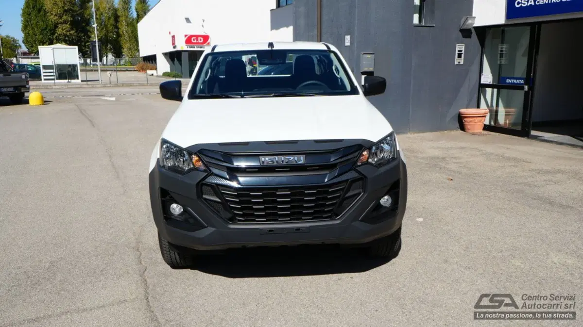 Isuzu D-Max Pick-up nuova a Bologna (11)