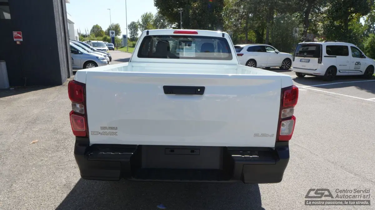 Isuzu D-Max Pick-up nuova a Bologna (8)